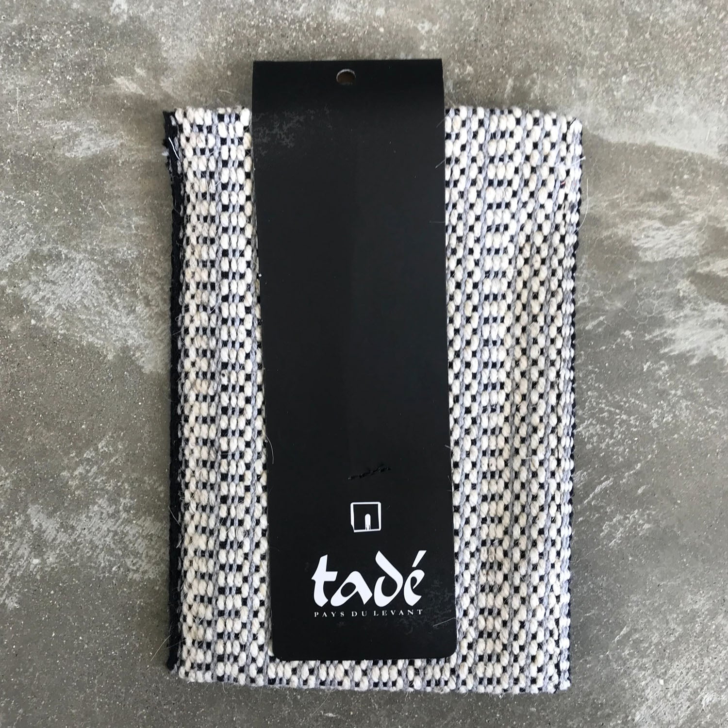 Tade Goat Hair Cleansing Mitt